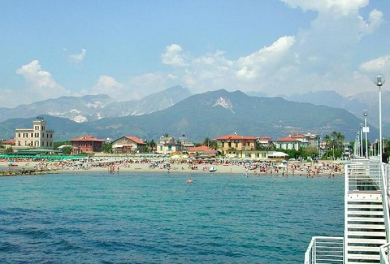 Attico in Villa 6/8 posti vista mare climatizzato Massa  Esterno foto