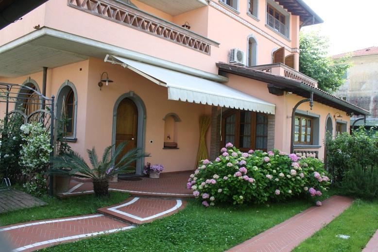Attico in Villa 6/8 posti vista mare climatizzato Massa  Esterno foto